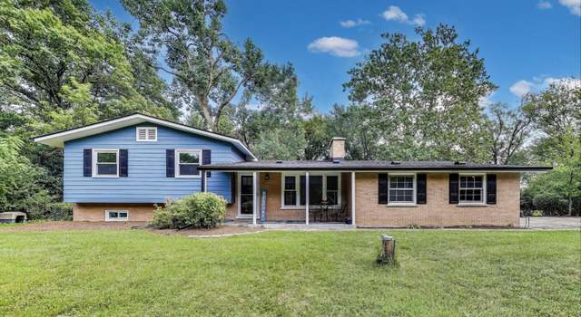 Photo of 222 Bradwell Rd, Inverness, IL 60010