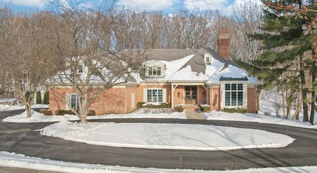 Photo of 629 Fox Glen Dr, St. Charles, IL 60174
