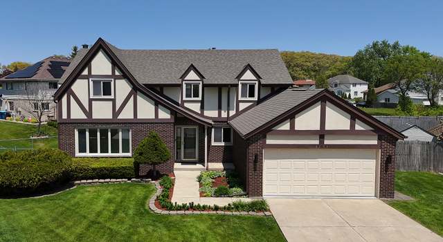 Photo of 9733 S Cambridge Ct, Palos Hills, IL 60465