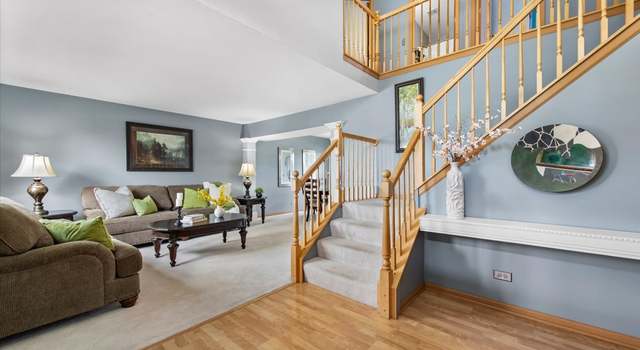 Photo of 2370 Nantucket Ln, Elgin, IL 60123