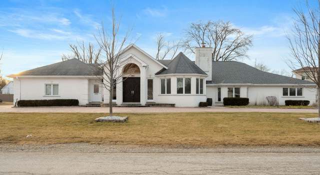 Photo of 140 Cottonwood Rd, Northbrook, IL 60062
