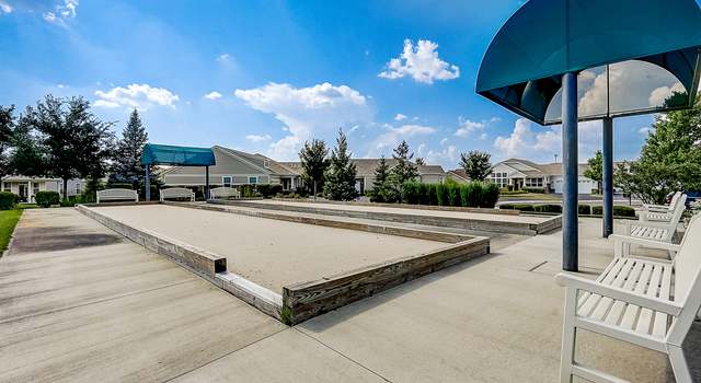 Photo of 2670 Barrington Cir, Naperville, IL 60564