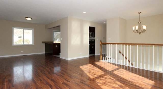 Photo of 129 E Wallace St, Bartlett, IL 60103
