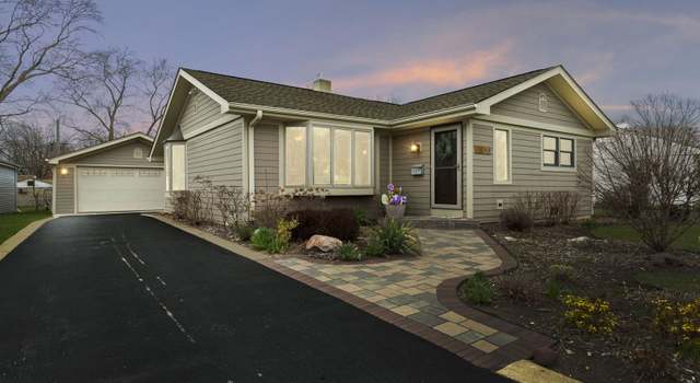 Photo of 2408 Sigwalt St, Rolling Meadows, IL 60008