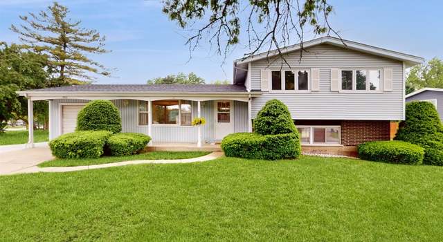 Photo of 1920 Charles St, Woodstock, IL 60098