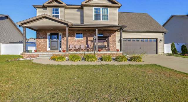 Photo of 2004 Prairie Grass Ln, Mahomet, IL 61853