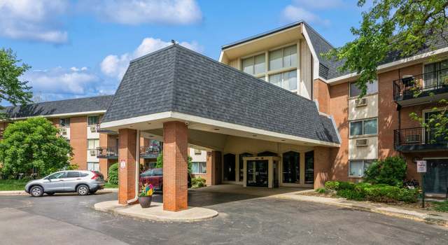 Photo of 1188 Royal Glen Dr Unit 102W, Glen Ellyn, IL 60137