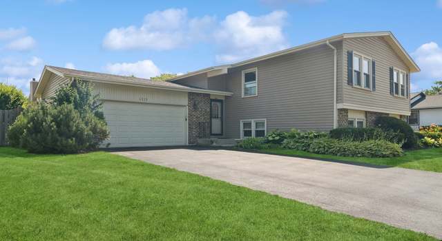 Photo of 4325 Sandlewood Ln, Hoffman Estates, IL 60192