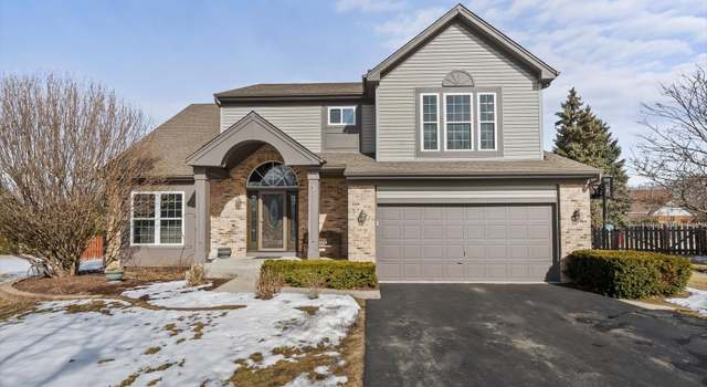 Photo of 985 Aster Ct, Lake In The Hills, IL 60156
