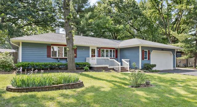 Photo of 665 S Circle Ave, Port Barrington, IL 60010