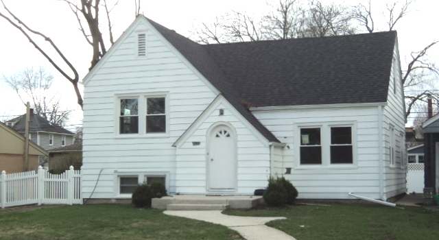 Photo of 3838 Woodside Ave, Brookfield, IL 60513