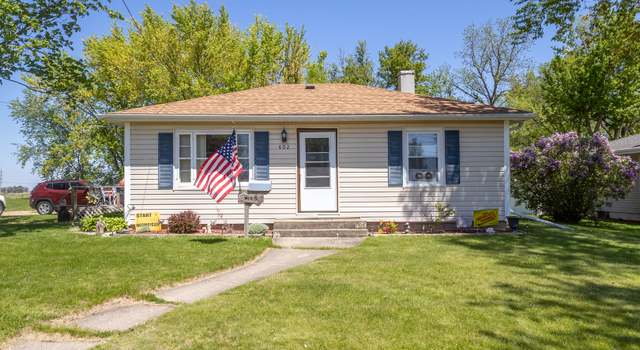 Photo of 402 E Hill St, Mount Morris, IL 61054