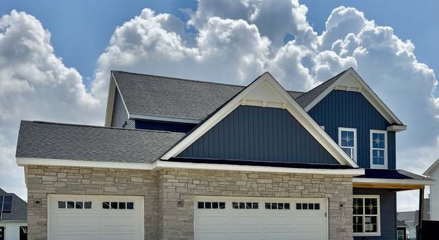 Photo of 1208 Briarwood Ln, Mahomet, IL 61853