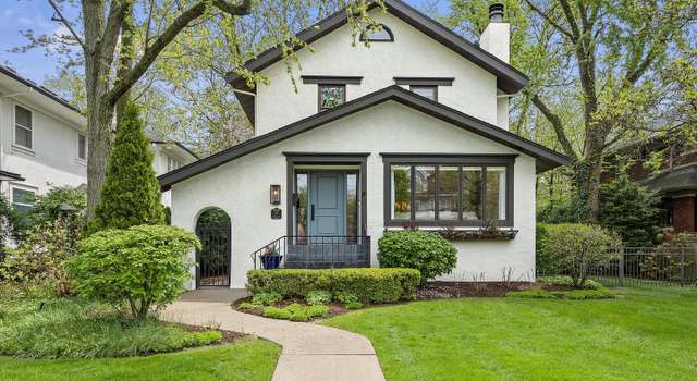 Photo of 19 N Vine St, Hinsdale, IL 60521