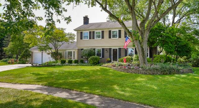 Photo of 25W651 Towpath Ct, Wheaton, IL 60189
