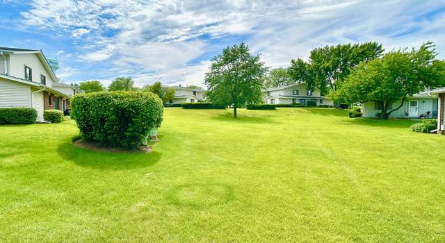 Photo of 165 Chatham Ct Unit A, Bloomingdale, IL 60108