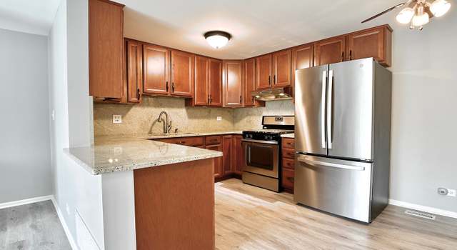 Photo of 165 Chatham Ct Unit A, Bloomingdale, IL 60108