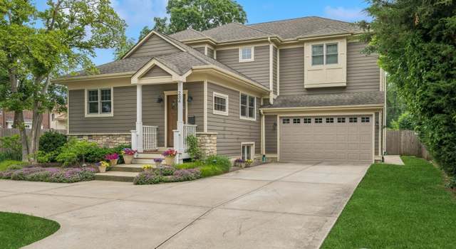 Photo of 234 E Saint Charles Rd, Elmhurst, IL 60126