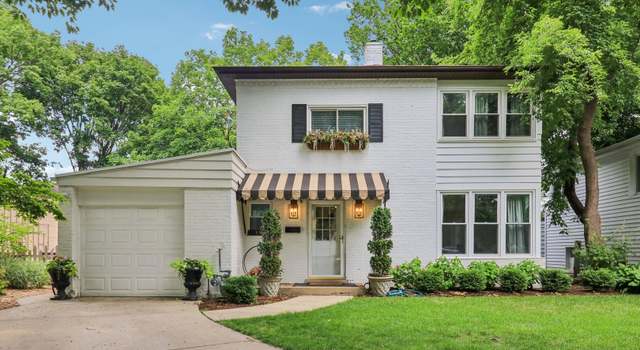 Photo of 9513 Lincolnwood Dr, Evanston, IL 60203