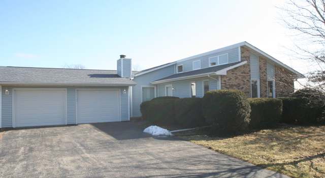 Photo of 1242 Pleasant View Ct, Deer Creek, IL 61733