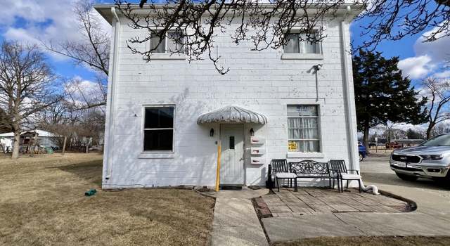 Photo of 113 N Thomas St, Gilman, IL 60938
