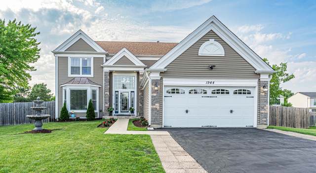 Photo of 1944 Mission Hills Dr, Elgin, IL 60123