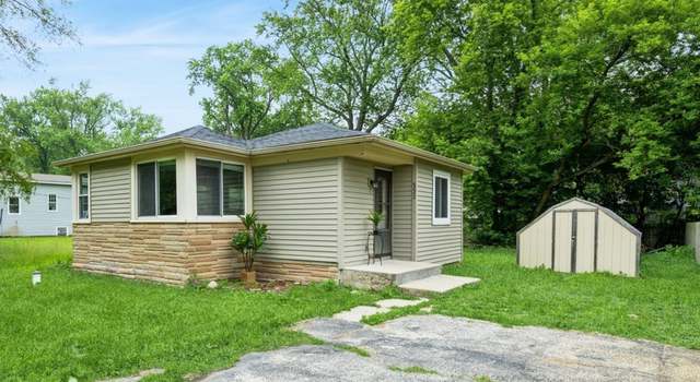 Photo of 332 Lily Ln, Lakemoor, IL 60051