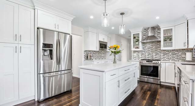 Photo of 38W736 Cloverfield Cir, St. Charles, IL 60175