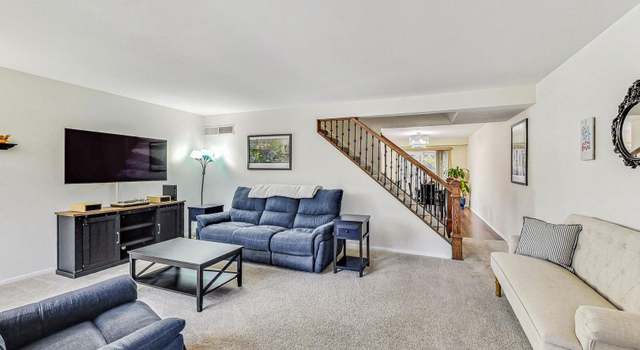 Photo of 614 Carriage Hill Dr, Glenview, IL 60025