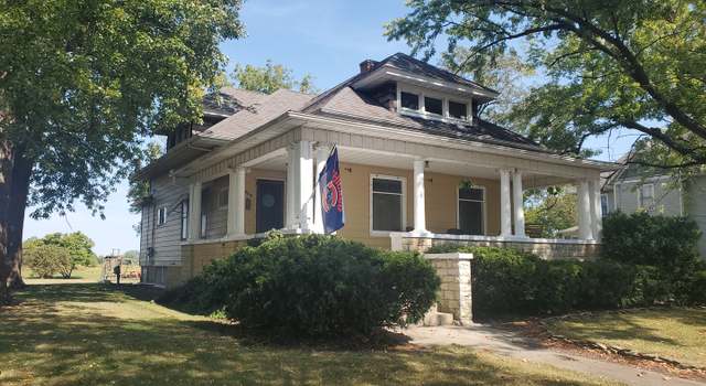 Photo of 335 E Lincoln Ave, Onarga, IL 60955
