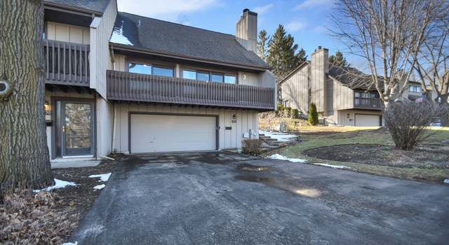 Photo of 1052 Florimond Dr, Elgin, IL 60123