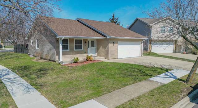 Photo of 1972 Crescent Ln, Hoffman Estates, IL 60169