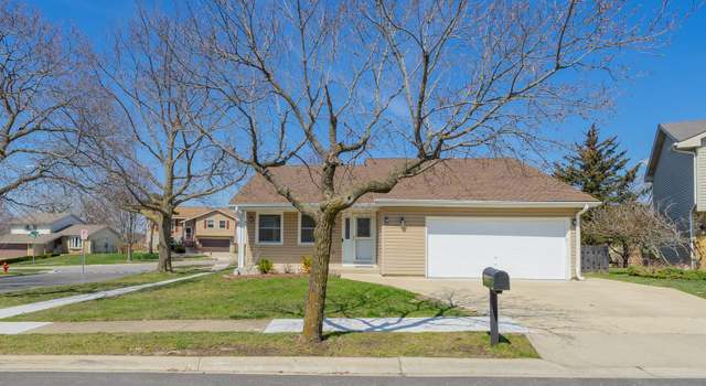 Photo of 1972 Crescent Ln, Hoffman Estates, IL 60169