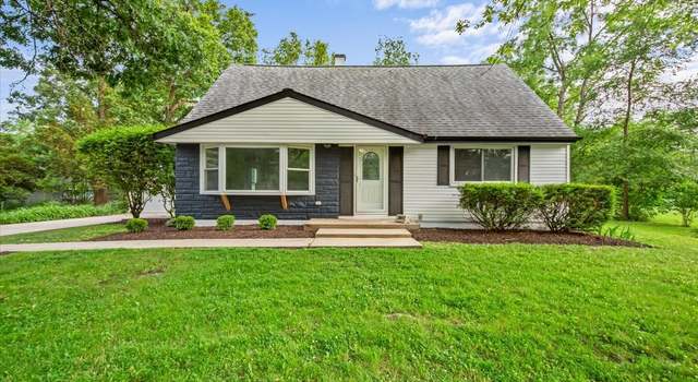 Photo of 28W151 Hickory Ln, West Chicago, IL 60185