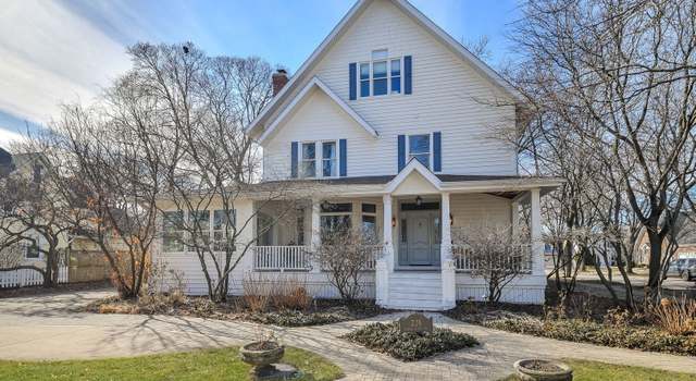 Photo of 224 N Ellis Ave, Wheaton, IL 60187