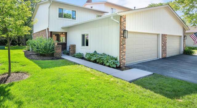 Photo of 2S749 Theresa Ct, Oak Brook, IL 60523