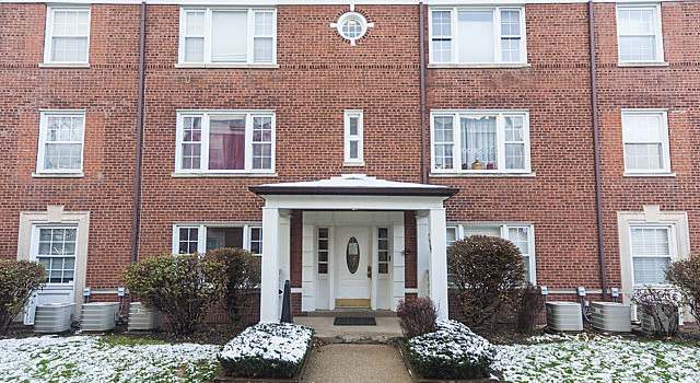 Photo of 737 Dobson St Unit 1S, Evanston, IL 60202