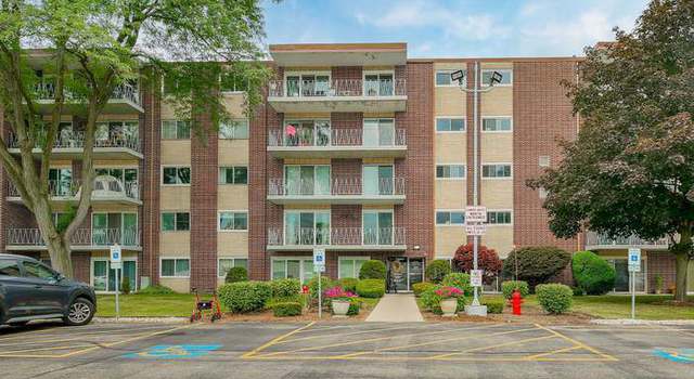 Photo of 2900 Maple Ave Unit 17D, Downers Grove, IL 60515