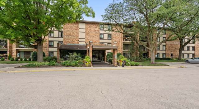 Photo of 301 Lake Hinsdale Dr #303, Willowbrook, IL 60527