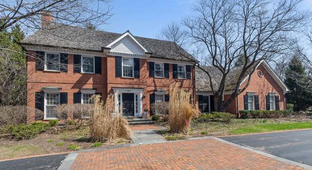 Photo of 720 Newcastle Dr, Lake Forest, IL 60045