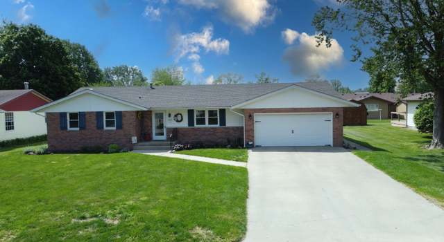 Photo of 703 E Rosewood St, Watseka, IL 60970