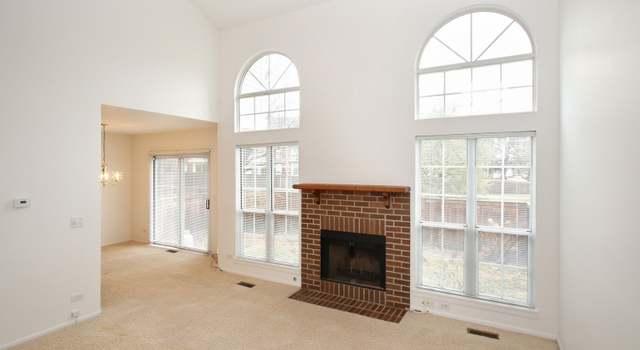 Photo of 730 Sturnbridge Ln, Schaumburg, IL 60173