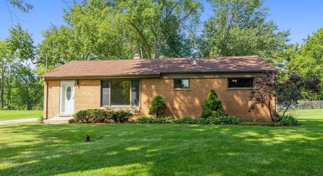 Photo of 6N468 Thorn Rd, Roselle, IL 60172