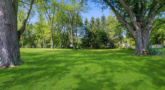 Photo of 6N468 Thorn Rd, Roselle, IL 60172