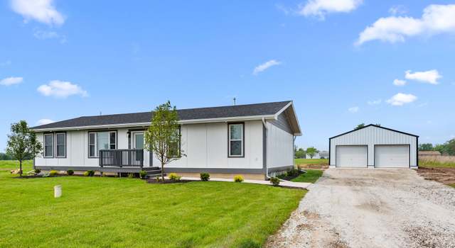 Photo of 10887 E French St, Grant Park, IL 60940