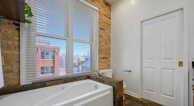 Photo of 834 N Wood St Unit 4S, Chicago, IL 60622