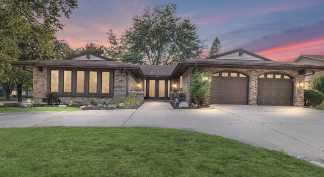 Property at 320 Natwick Ln, Schaumburg, IL 60193, 3 beds, 2 baths