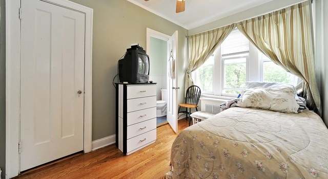 Photo of 6650 N Damen Ave, Chicago, IL 60645