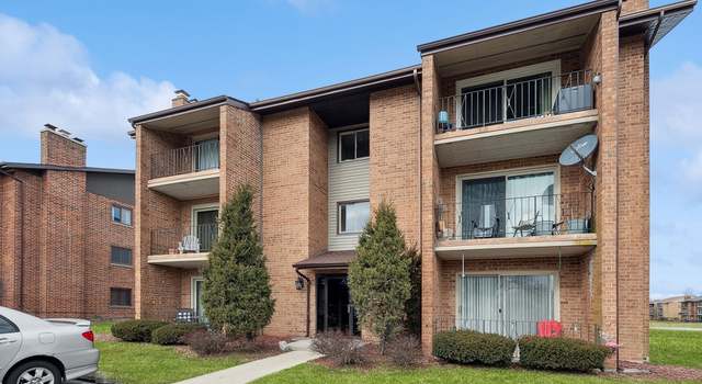 Photo of 9900 Treetop Dr Unit 2W, Orland Park, IL 60462
