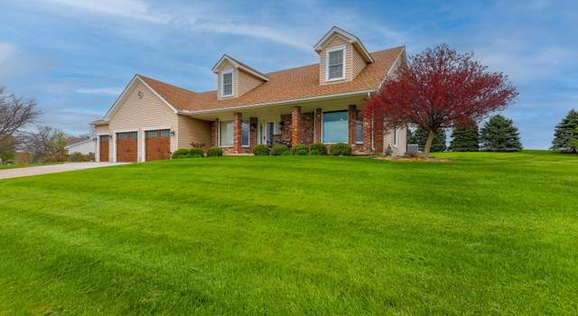 Photo of 554 Fairway Dr, El Paso, IL 61738
